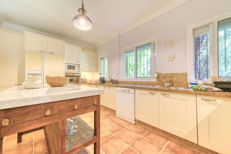 Foto ed1a205d-76d2-4996-bc21-48d03b9308b8. Chalet with parking pool in Las Brisas Marbella