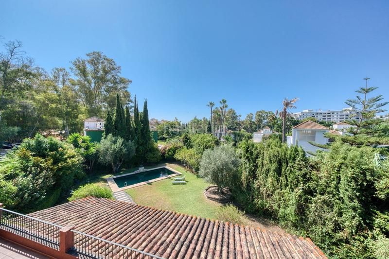 Foto a788ecd0-a0d6-42e5-8667-6b41af811f0a. Chalet en Las Brisas Marbella