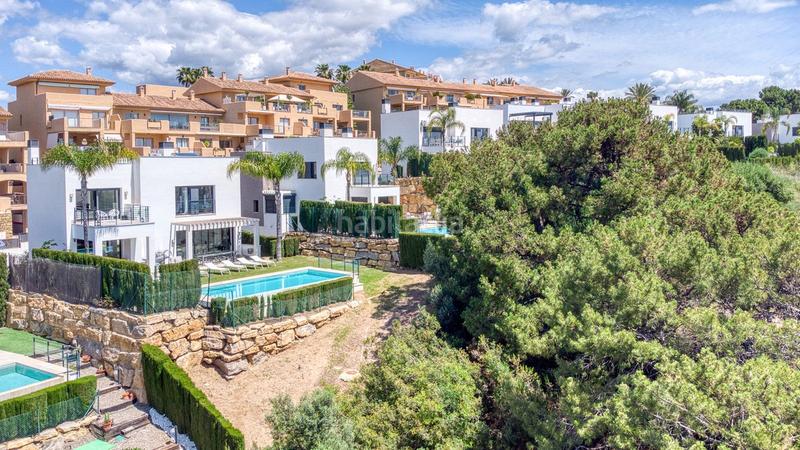 Foto 89359f2c-153b-4958-82d2-cc041f1e5bf5. Chalet mit parking pool in La Concha - Resina Golf Estepona