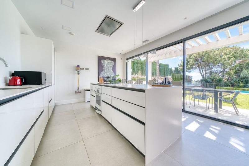 Foto c735ef65-362b-43a5-b27a-1539e723012f. Chalet mit parking pool in La Concha - Resina Golf Estepona