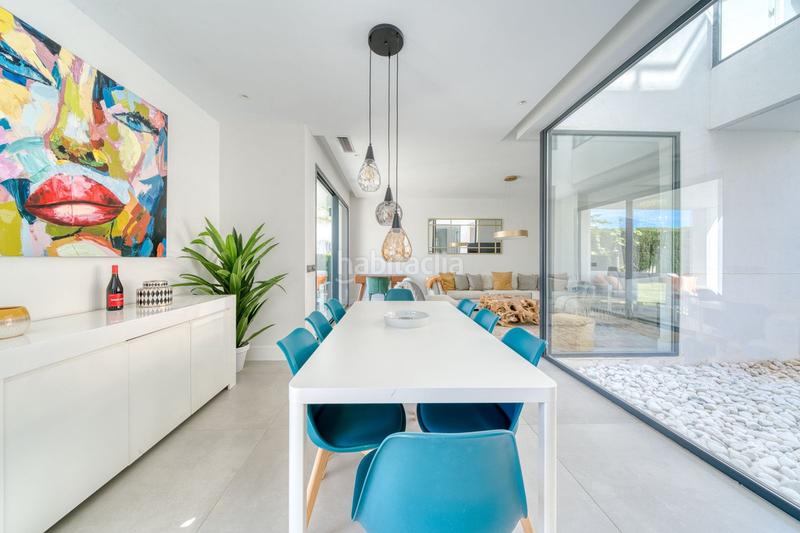 Foto 213eeeb0-6411-452d-ba70-9e6b3d08e43f. Chalet with parking pool in La Concha - Resina Golf Estepona