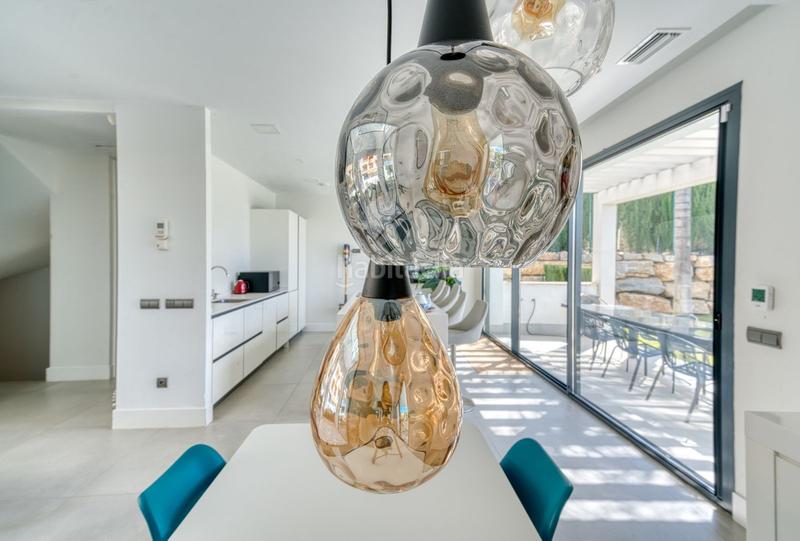 Foto fd66c56d-a07d-4925-a193-c3daebb35b84. Chalet with parking pool in La Concha - Resina Golf Estepona