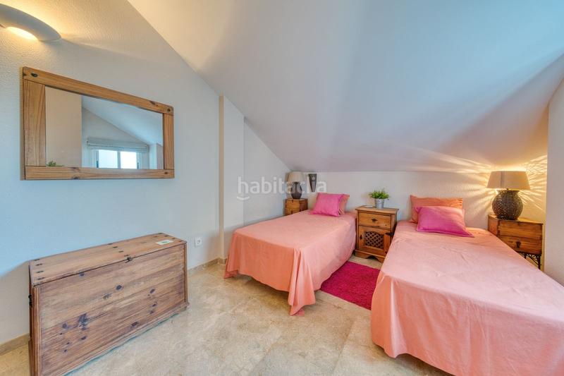 Foto 10a8509a-7fca-4565-8588-2749622b45f3. Dúplex amb aparcament piscina a La Duquesa Manilva