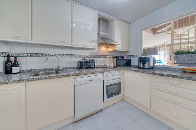 Foto 4f006b88-4f88-426b-9869-a7d1b6e8fcfd. Zweistöckige wohnung mit parking pool in La Duquesa Manilva