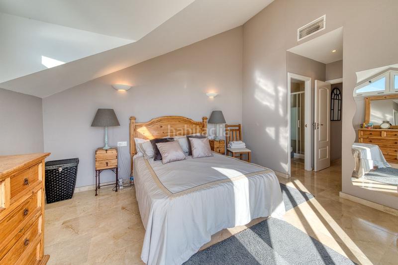 Foto 5ae98715-e5b3-444e-bdf5-7ff987bddcee. Zweistöckige wohnung mit parking pool in La Duquesa Manilva