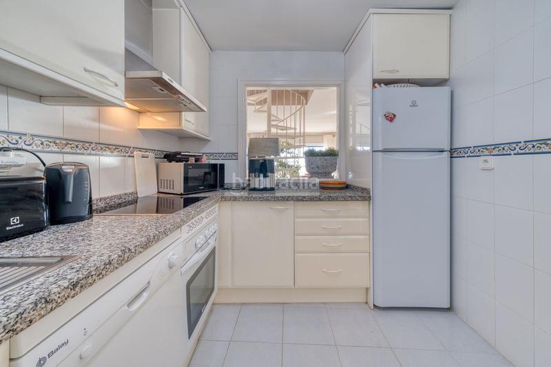 Foto b2fef733-6638-42af-88e3-1261b022f8b0. Zweistöckige wohnung mit parking pool in La Duquesa Manilva