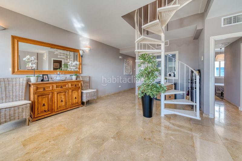 Foto b3d1e995-85e5-418e-b8ee-4137dc6e19ff. Zweistöckige wohnung mit parking pool in La Duquesa Manilva