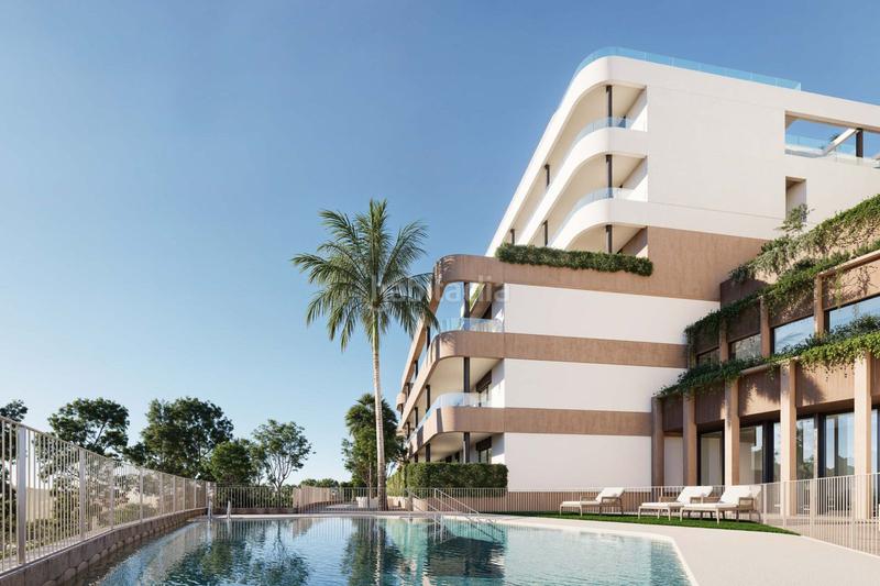 Foto 167df1e3-ec30-4c0e-b3c8-d68f9d5153a3. Apartament amb aparcament piscina a Estepona golf Estepona