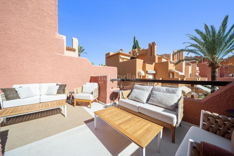 Foto 921cae82-b1e5-4cf5-a70f-cedf628e3155. Maison jumelée avec parking piscine dans San Pedro de Alcántara Pueblo Marbella