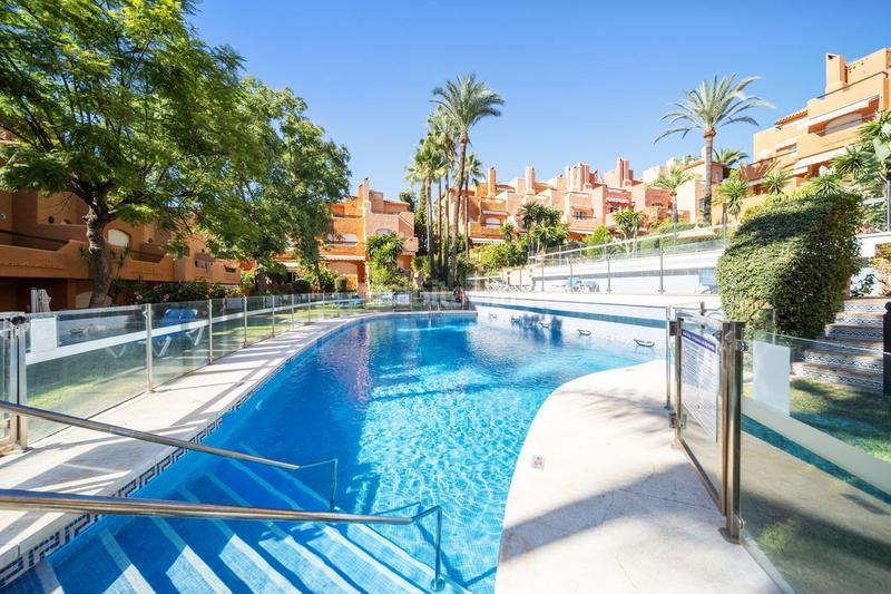 Foto 4b20c803-6ca3-40e9-bcc6-669209740153. Reihenhaus mit parking pool in San Pedro de Alcántara Pueblo Marbella