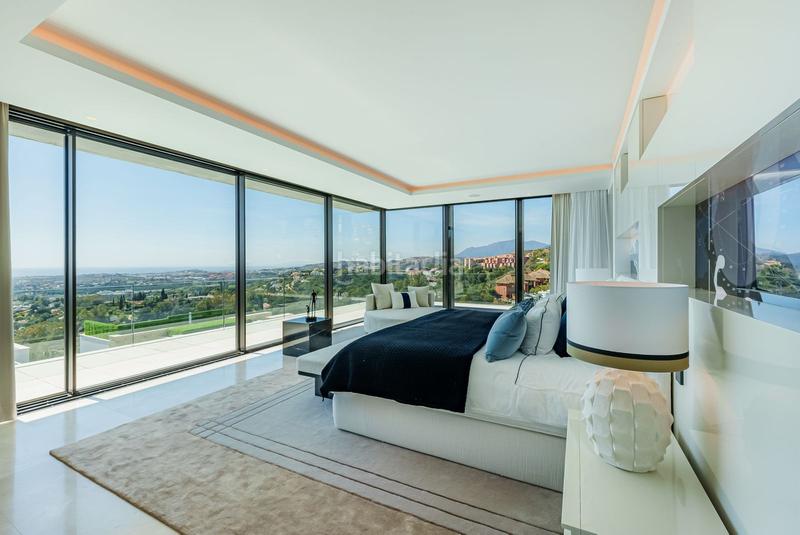 Foto 0f489d76-a41c-47f7-ad24-819db623d665. Chalet con parcheggio piscina in La Quinta Benahavís