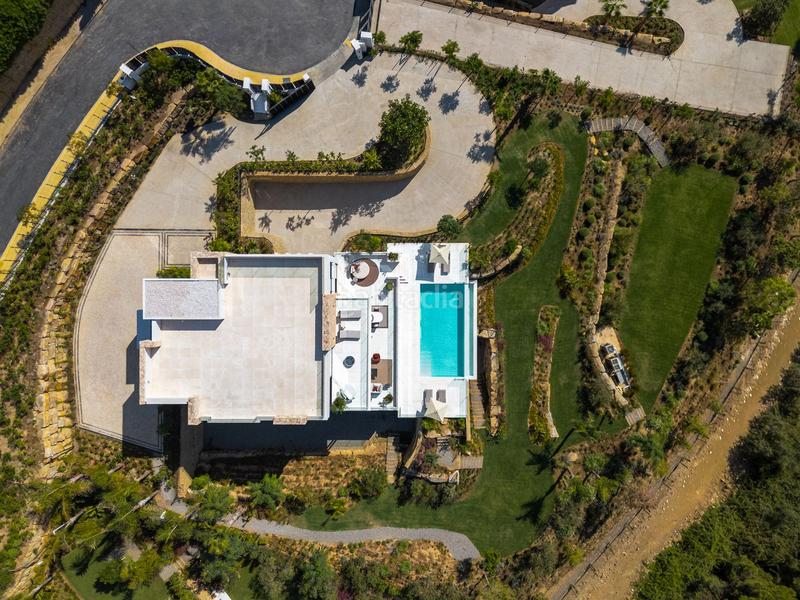 Foto c713e2f0-ad9b-4c4e-9b4d-fc8f9d458f63. Chalet con parcheggio piscina in Nagüeles Alto Marbella