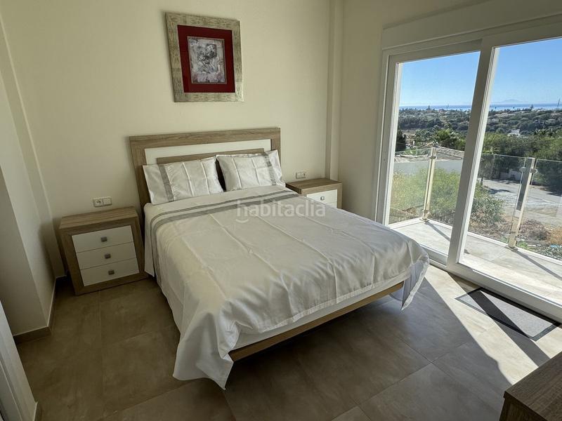 Foto 4e1c8f74-a9b9-4ecc-acfc-d8df3c077aaf. Chalet con parcheggio piscina in altos de Estepona Estepona