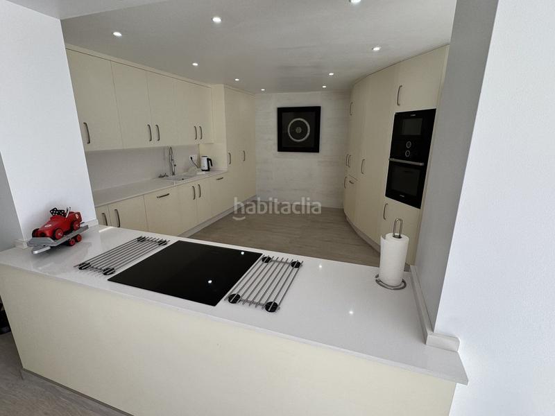 Foto a8c33d9d-5f9b-4138-a3f6-22739af1647e. Chalet con parcheggio piscina in altos de Estepona Estepona