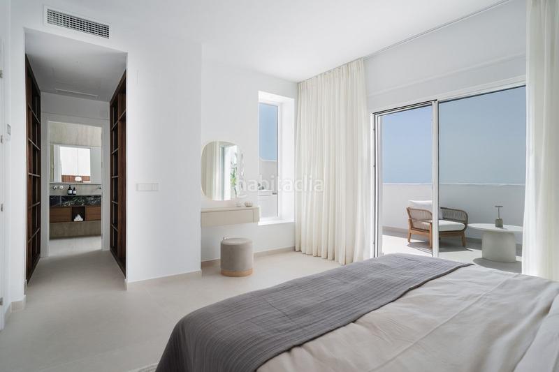 Foto 1a8b5704-7eeb-4eb2-8029-2ea28b51f121. Duplex with parking pool in Las Brisas Marbella