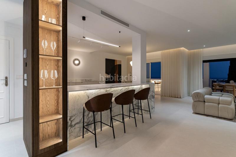 Foto 6c3bca5c-fec4-43b5-8170-cfe2e940d8f5. Duplex with parking pool in Las Brisas Marbella