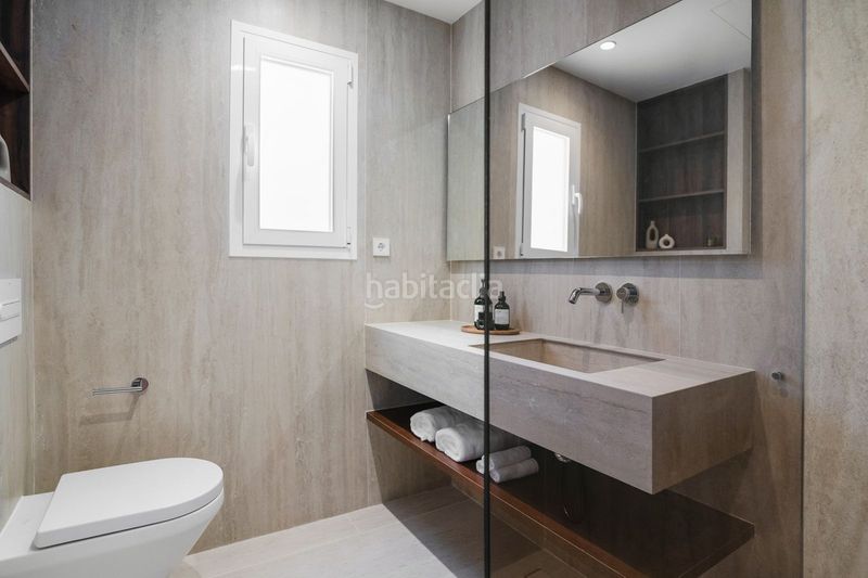 Foto 9741e0f1-f1bb-45de-b4f6-4673f281f41b. Dúplex amb aparcament piscina a Las Brisas Marbella