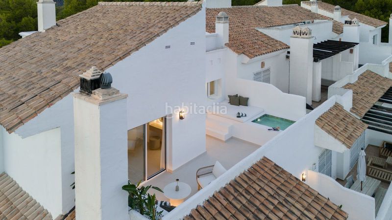 Foto e81d4907-2aa0-4862-8ce9-e5ea3dabbf09. Dúplex amb aparcament piscina a Las Brisas Marbella