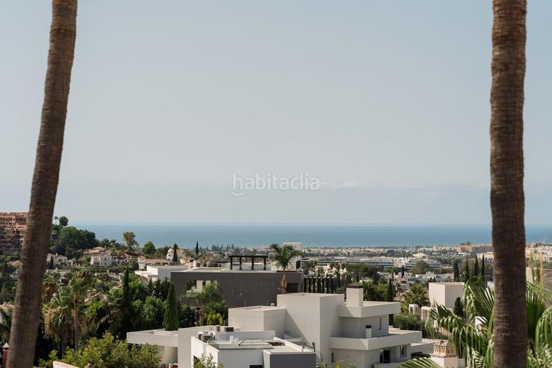 Foto 30c51074-77db-40e3-99ff-cdf7b049229e. Zweistöckige wohnung mit parking pool in Las Brisas Marbella