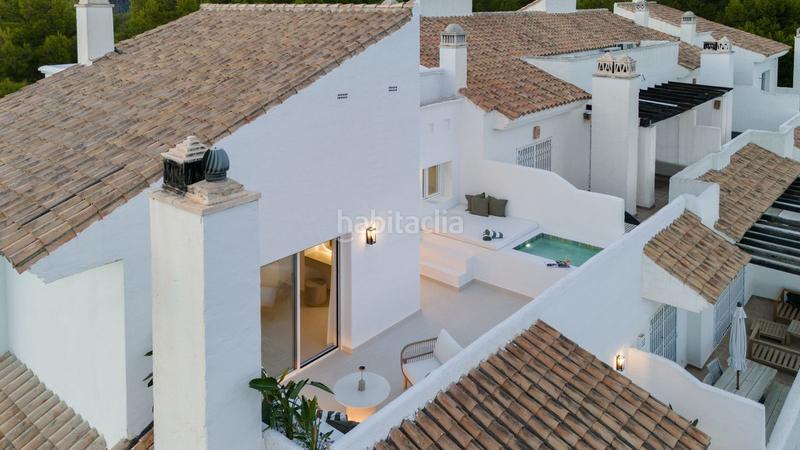 Foto 542bd970-820c-4f80-9465-ebd205591ca1. Zweistöckige wohnung mit parking pool in Las Brisas Marbella