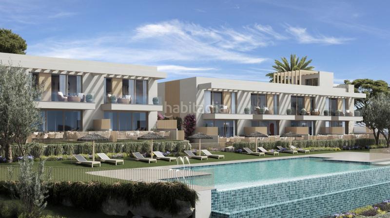 Foto b97d96e3-7d48-4856-92d7-811dd777ddca. Casa adossada amb aparcament piscina a Alcorrín Manilva