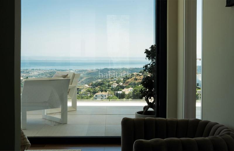 Foto 6c1dd235-5cfb-4c24-9dd1-a9d751e1a9da. Chalet avec parking piscine dans Montemayor - Marbella Club Benahavís