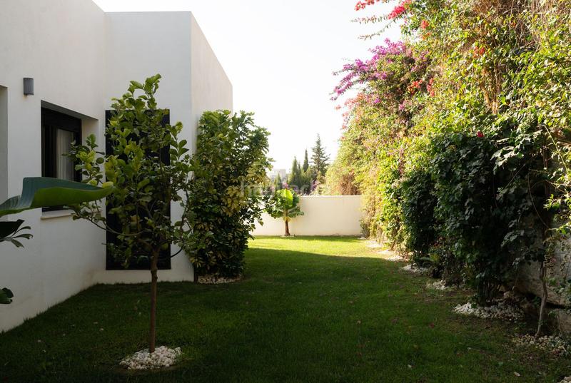 Foto 3093490b-a9a1-4b26-a366-e0e3f69d7e7e. Chalet mit parking pool in Valle Romano Golf Estepona