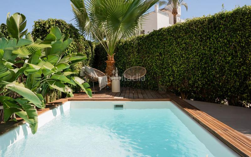 Foto f925c4b2-9ff9-4564-b932-35ead4775fb9. Casa a schiera con parcheggio piscina in Puerto Banús Marbella