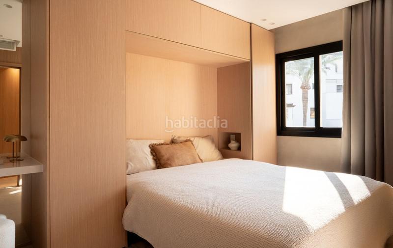 Foto f9b5ffee-64a8-4c37-93ad-9fe666fc8ab8. Casa a schiera con parcheggio piscina in Puerto Banús Marbella