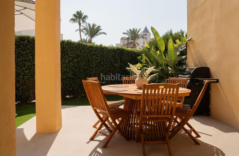 Foto 5b3c4d08-f5ba-4ff6-84a7-5d9ed322d76e. Semi detached house with parking pool in Puerto Banús Marbella