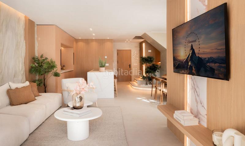 Foto f64fd75e-b564-4325-b14c-12caf25ee162. Semi detached house with parking pool in Puerto Banús Marbella