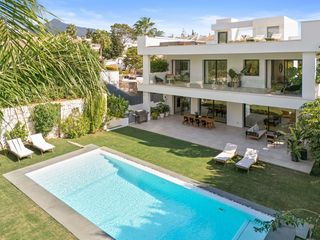 Chalet à Nueva Andalucía centro