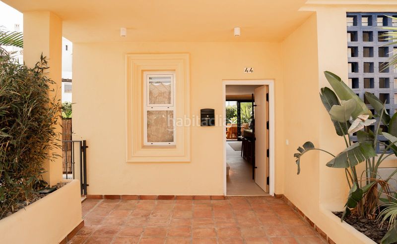 Foto 26d8ff56-0685-466d-8a4f-6a2c33d85180. Casa adossada amb aparcament piscina a Puerto Banús Marbella