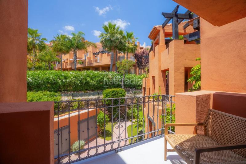 Foto c0c6b8fc-26af-478e-b627-3a91a1eb7cc2. Duplex avec piscine dans Los Naranjos Marbella