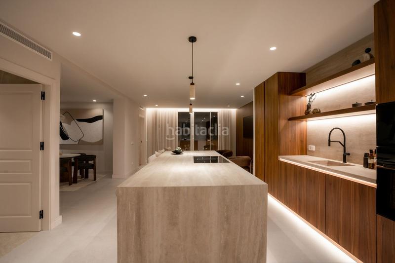 Foto 6e2ba3cf-5635-4a26-b111-26a5f3e423ab. Zweistöckige wohnung mit pool in Los Naranjos Marbella