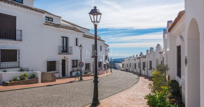 Foto 2b437e74-e8f2-41b5-8b22-ff5d65225715. Casa adossada amb aparcament piscina a Casares pueblo Casares