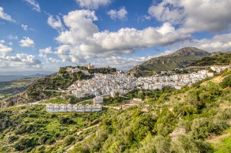 Foto afd14a4d-673a-4ee8-8c92-aac540b4145f. Casa adossada amb aparcament piscina a Casares pueblo Casares