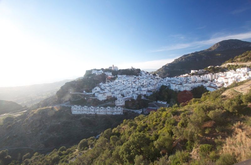 Foto e3bc977b-46a1-4636-ae2e-c65e4bc62d79. Casa adossada amb aparcament piscina a Casares pueblo Casares