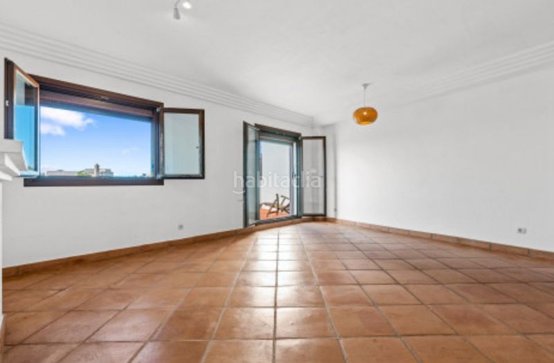 Foto ece1068c-ddeb-41e6-985b-e3b08294884d. Casa adossada amb aparcament piscina a Casares pueblo Casares