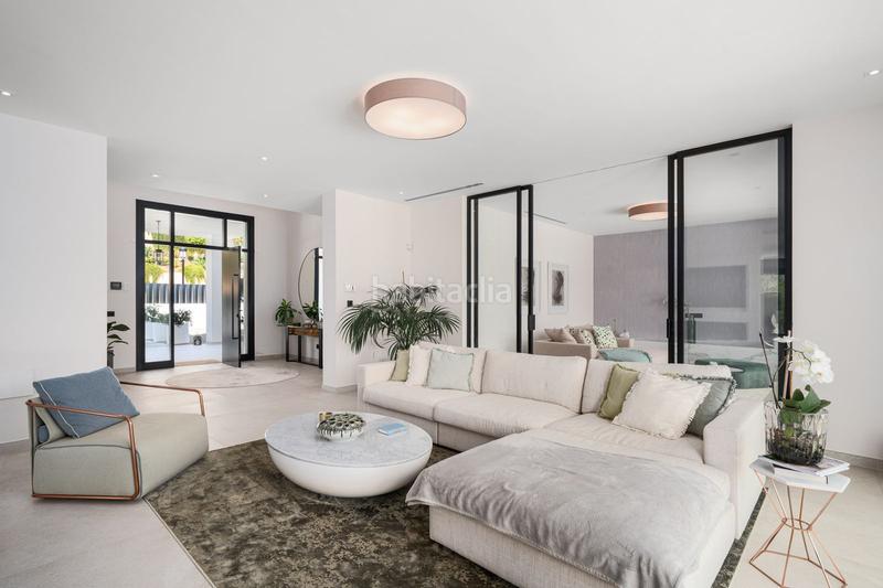 Foto f5a8a92b-2401-420b-a09b-354b4b229183. Chalet mit parking pool in Santa María Marbella