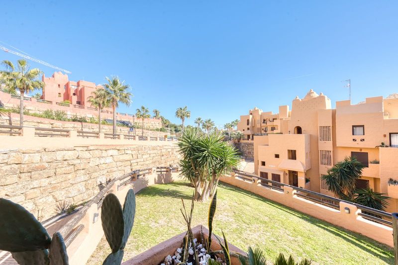 Foto 42e1d96f-b096-4f9c-b5fe-5215277c19a8. Planta baja en San Luis de Sabinillas Manilva