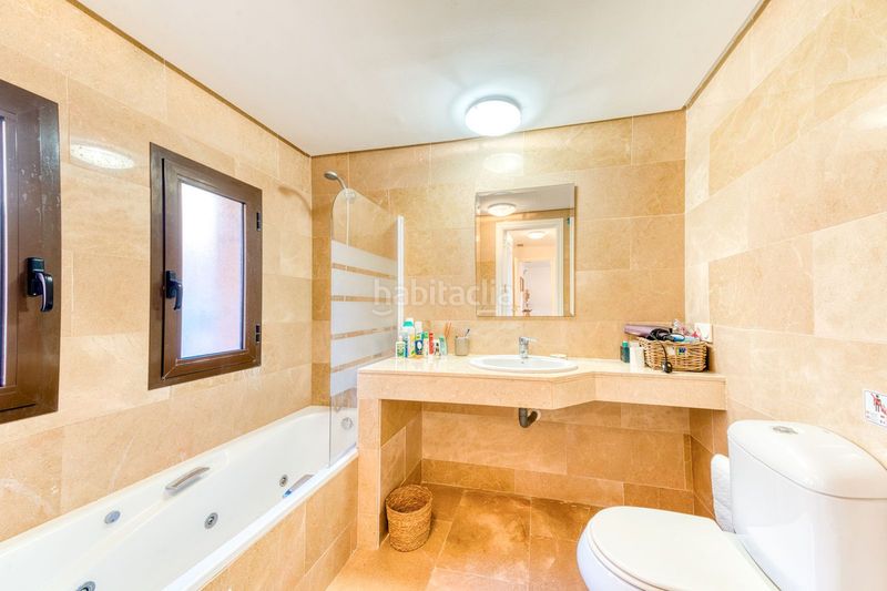 Foto 5488f57e-92e7-4855-b362-2c1df13543e6. Planta baja en San Luis de Sabinillas Manilva