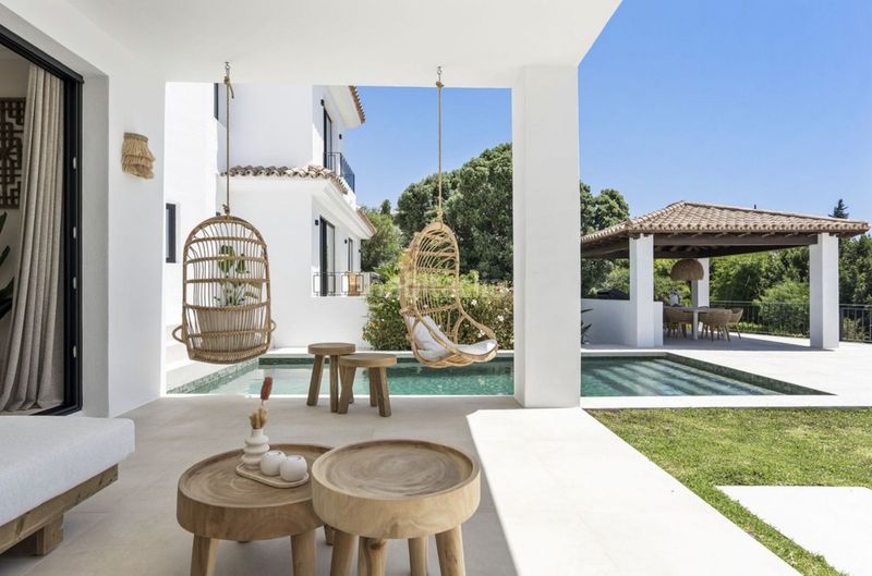 Foto 1e8670c0-5640-4dcf-80b7-a4cc2de37940. Chalet en El Paraíso Benahavís