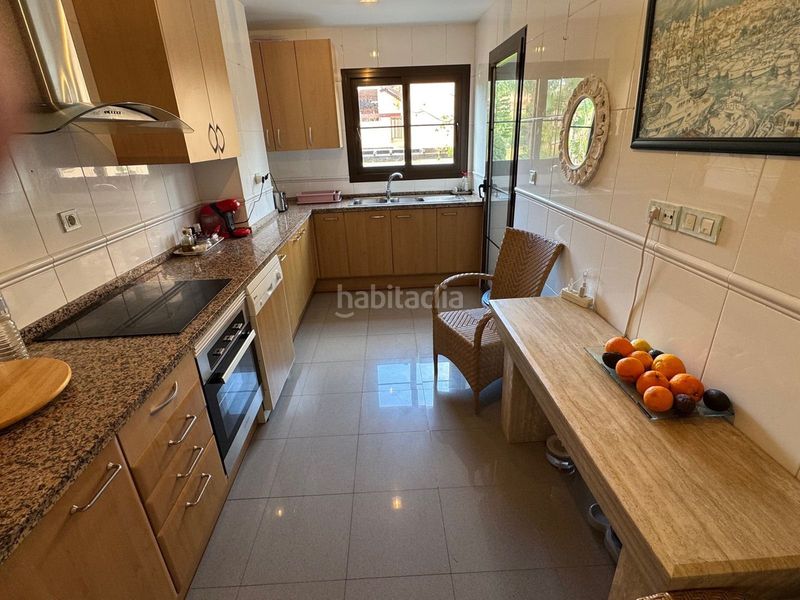 Foto 115c1d99-9fa3-43b9-a8fb-e6fca57c7467. Apartament amb aparcament piscina a Atalaya - Isdabe Estepona