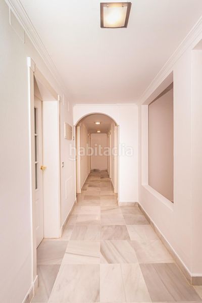 Foto b517edf6-98d5-4c87-bb87-56111ab1ec8b. Apartament amb aparcament piscina a Atalaya - Isdabe Estepona