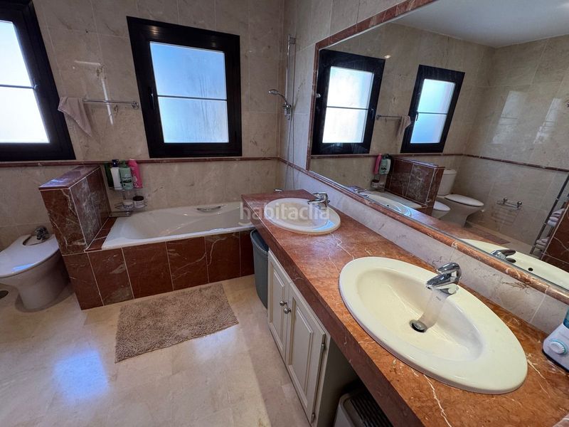 Foto f1061ac8-cf12-4d5d-8c13-877099aefbcd. Apartament amb aparcament piscina a Atalaya - Isdabe Estepona