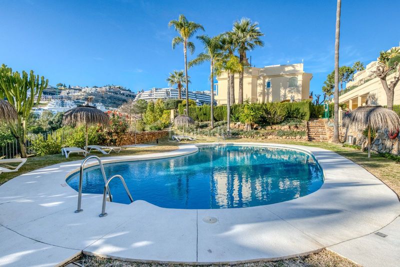 Foto 8deb999d-14e1-4b29-93da-c48cde0c00df. Casa adossada amb aparcament piscina a La Quinta Benahavís
