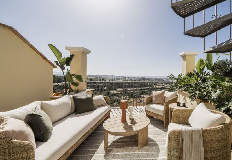 Foto 6766dcbc-e286-43b2-8e79-81c610cb3648. Àtic amb aparcament piscina a La Quinta Benahavís