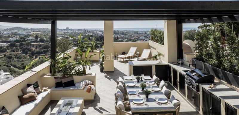 Foto e8610947-d98b-41f1-a81b-f0a54aa4b20f. Àtic amb aparcament piscina a La Quinta Benahavís