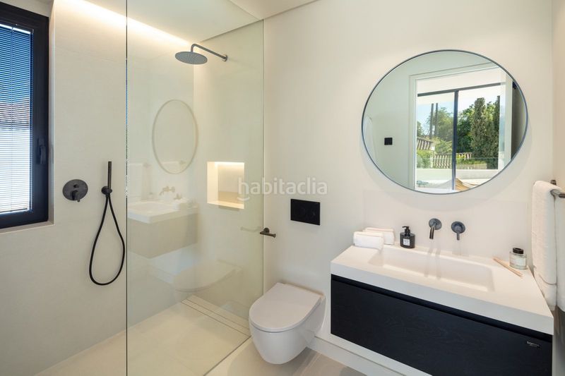 Foto 18af2e77-d370-4b82-9719-f76a7a028472. Xalet amb aparcament piscina a Las Brisas Marbella